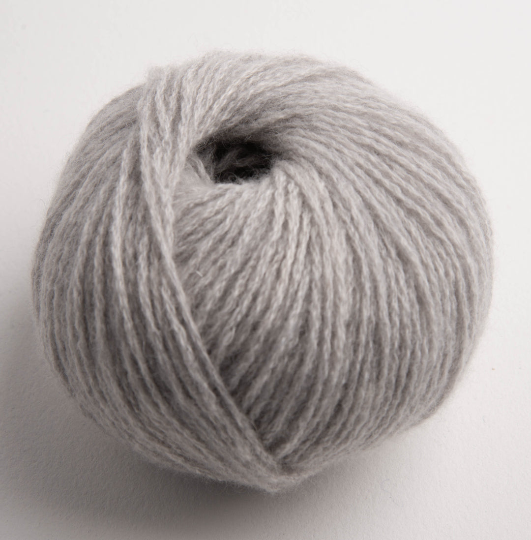 GARNA Meriana 2 Cashmere garn : Lysegrå