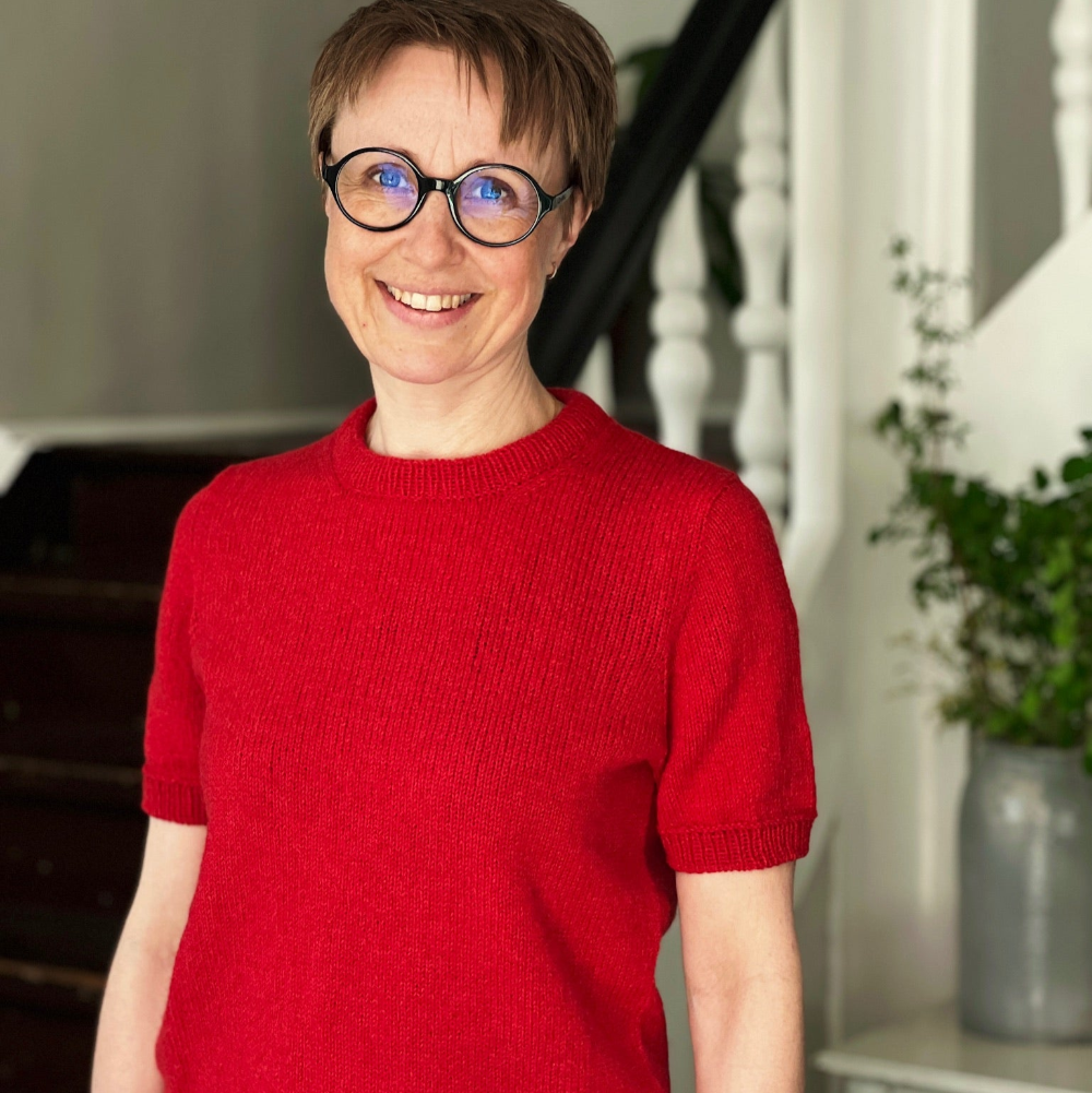 Poppy Tee PetiteKnit - Strikkekit Lammeuld