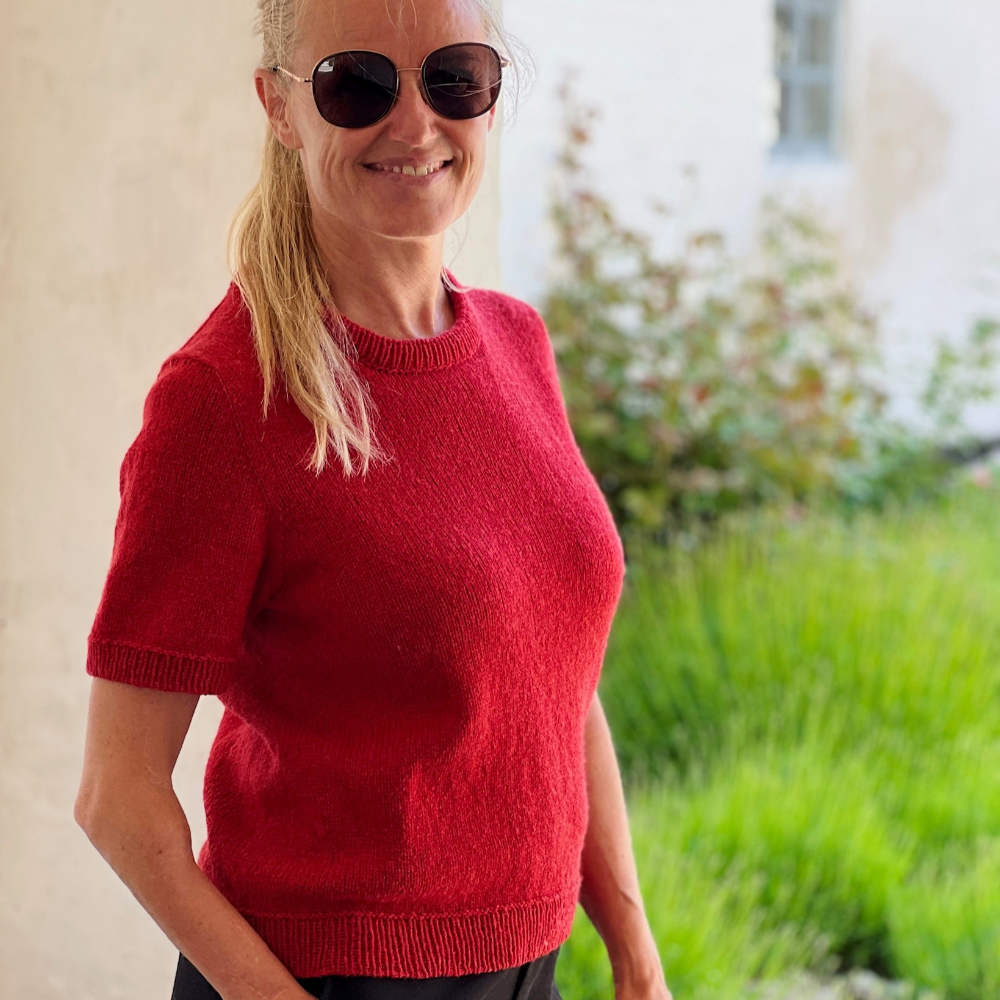 Poppy Tee PetiteKnit - Strikkekit Lammeuld