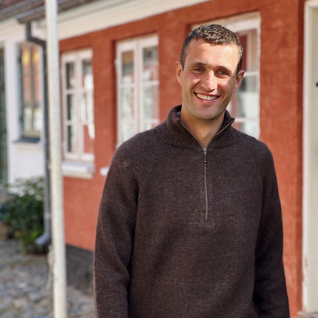 Zipper Sweater light Man - Strikkekit - PetiteKnit