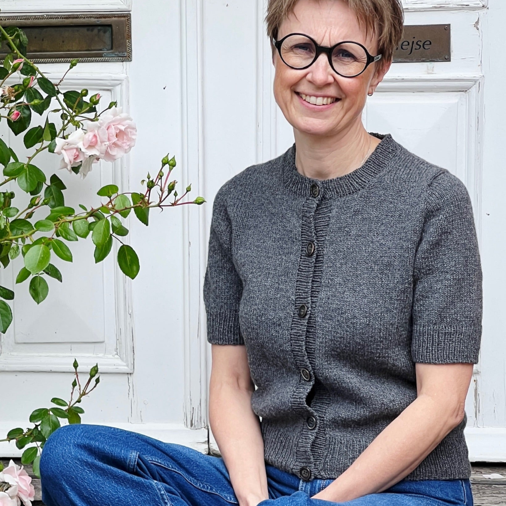 Maggie Cardigan PetiteKnit - Strikkekit Lammeuld