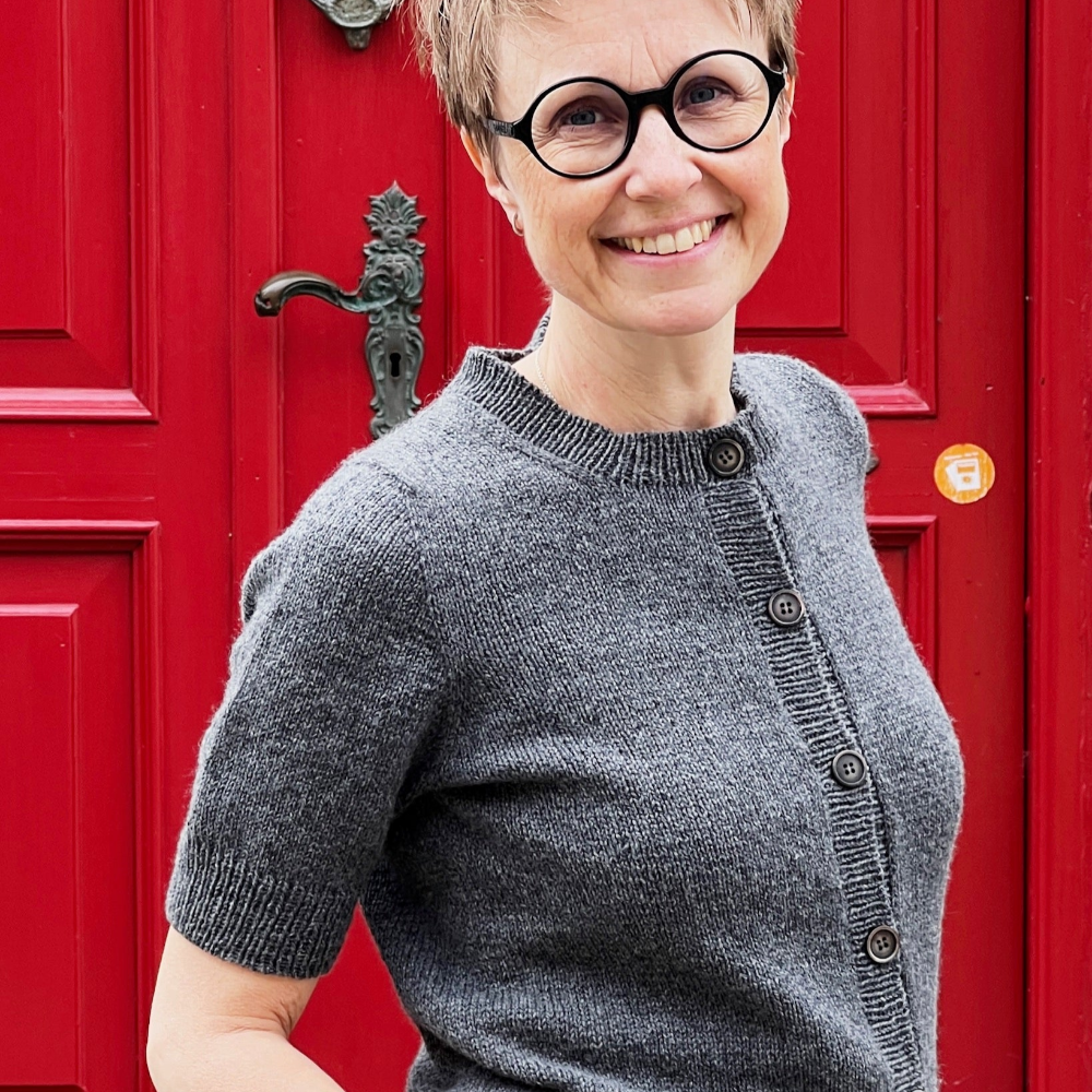 Maggie Cardigan PetiteKnit - Strikkekit Lammeuld