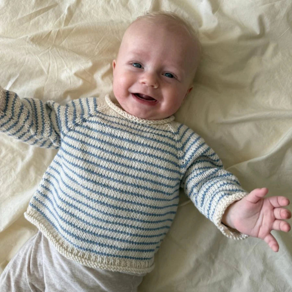 Frankie Sweater Baby PetiteKnit - Strikkekit Ground Colour