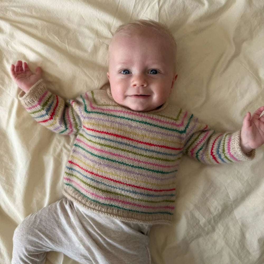 Frankie Sweater Baby PetiteKnit - Strikkekit Ground Colour