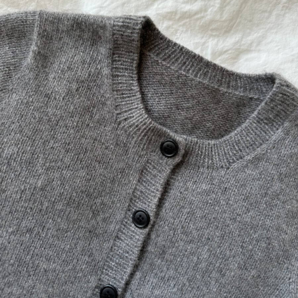 Maggie Cardigan PetiteKnit - Strikkekit Lammeuld