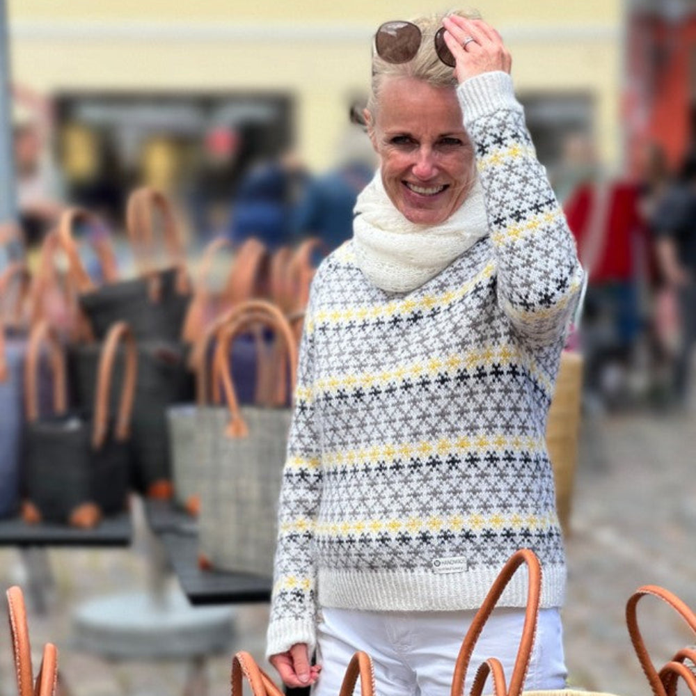 COLOURED CROSSES Anne Ventzel - Garnkit (uden opskrift) Cashmere