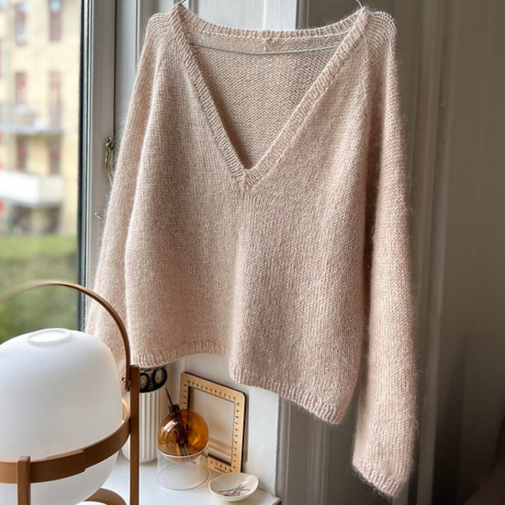 Capulus Sweater V-neck Refined Knitwear - Garnkit (uden opskrift)