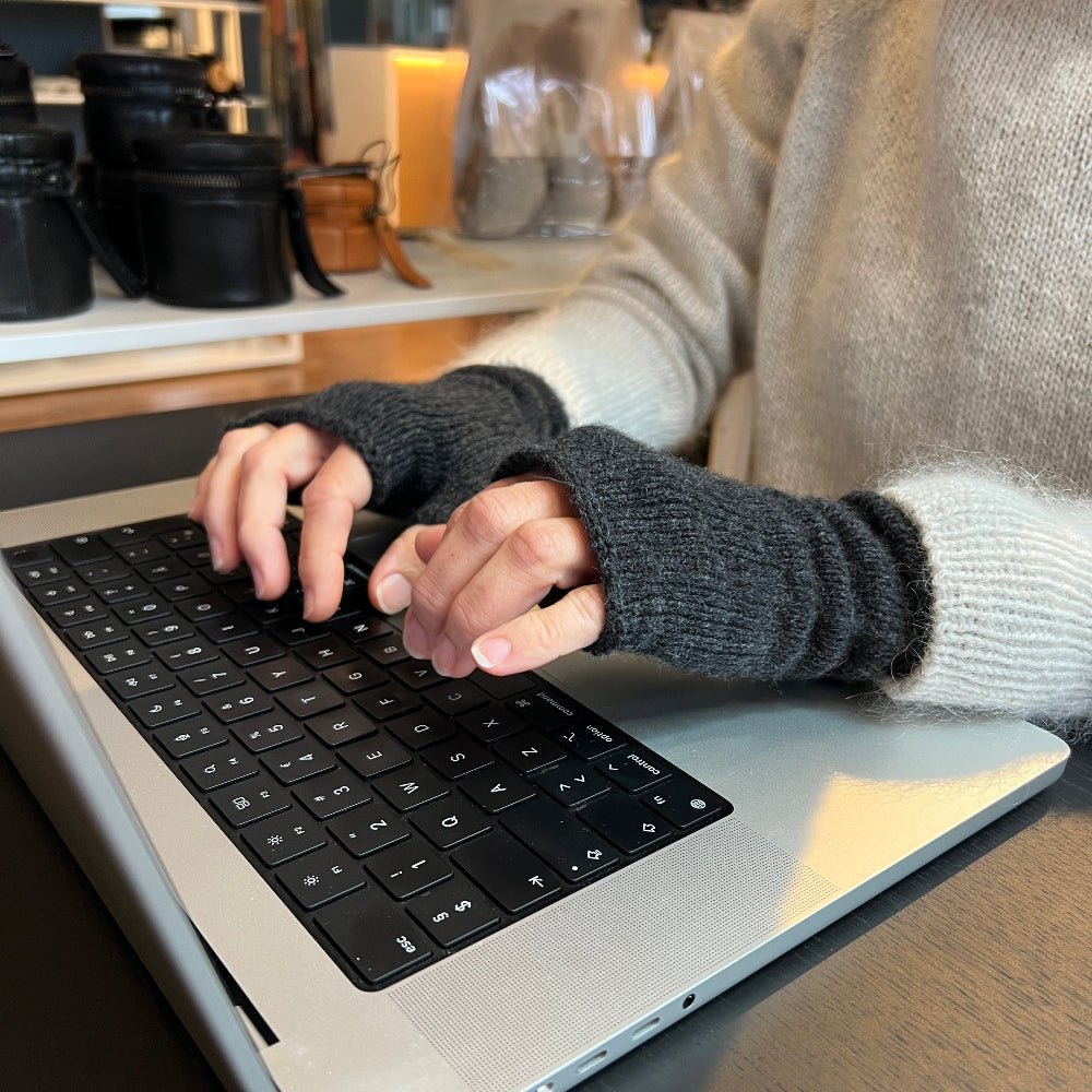 Penny Gloves PetiteKnit - Strikkekit lammeuld